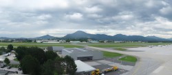 Archiv Foto Webcam Flughafen Salzburg 17:00