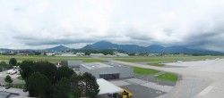 Archiv Foto Webcam Flughafen Salzburg 13:00