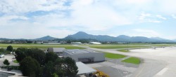 Archiv Foto Webcam Flughafen Salzburg 09:00