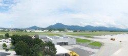 Archiv Foto Webcam Flughafen Salzburg 13:00