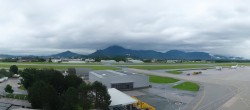 Archiv Foto Webcam Flughafen Salzburg 09:00