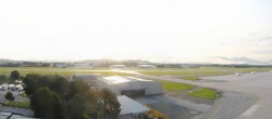 Archiv Foto Webcam Flughafen Salzburg 01:00