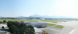 Archiv Foto Webcam Flughafen Salzburg 09:00