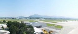 Archiv Foto Webcam Flughafen Salzburg 11:00