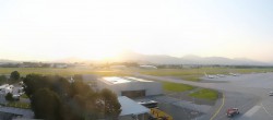Archiv Foto Webcam Flughafen Salzburg 05:00