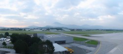 Archived image Webcam Salzburg Airport Panorama 05:00