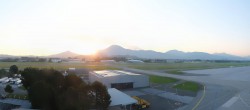 Archiv Foto Webcam Flughafen Salzburg 05:00
