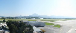 Archiv Foto Webcam Flughafen Salzburg 09:00