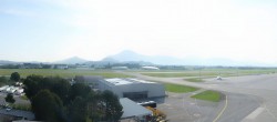 Archived image Webcam Salzburg Airport Panorama 07:00