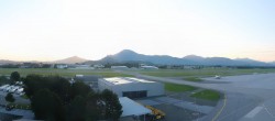 Archiv Foto Webcam Flughafen Salzburg 05:00