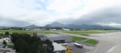 Archiv Foto Webcam Flughafen Salzburg 09:00