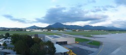 Archiv Foto Webcam Flughafen Salzburg 17:00