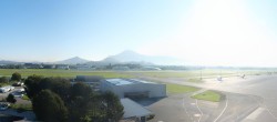 Archiv Foto Webcam Flughafen Salzburg 08:00