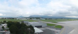 Archiv Foto Webcam Flughafen Salzburg 11:00