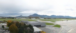 Archived image Webcam Salzburg Airport Panorama 07:00