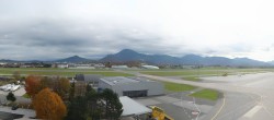 Archived image Webcam Salzburg Airport Panorama 07:00