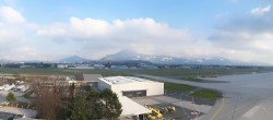 Archiv Foto Webcam Flughafen Salzburg 12:00