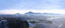 Archiv Foto Webcam Flughafen Salzburg 06:00