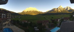 Archiv Foto Webcam Panoramablick Zugspitze 17:00