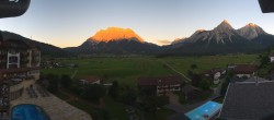Archiv Foto Webcam Panoramablick Zugspitze 19:00