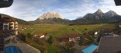 Archiv Foto Webcam Panoramablick Zugspitze 13:00