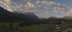Archiv Foto Webcam Krün: Tourist-Information 06:00