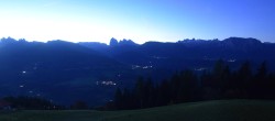 Archiv Foto Webcam Panoramablick Dolomiten 06:00