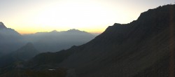 Archived image Webcam Courmayeur Panorama 05:00