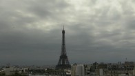 Archiv Foto Webcam Panorama Paris: Blick auf den Eiffelturm 13:00
