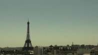 Archiv Foto Webcam Panorama Paris: Blick auf den Eiffelturm 13:00