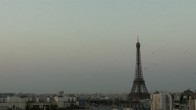 Archiv Foto Webcam Panorama Paris: Blick auf den Eiffelturm 02:00