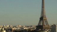 Archiv Foto Webcam Panorama Paris: Blick auf den Eiffelturm 19:00