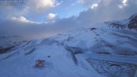 Archived image Webcam Leukerbad - Top station Rinderhütte 06:00