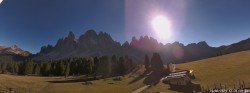 Archived image Webcam Mountain Hut Geisleralm - View to Geislerspitzen 11:00