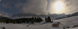 Archived image Webcam Mountain Hut Geisleralm - View to Geislerspitzen 13:00