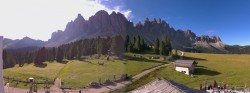 Archived image Webcam Mountain Hut Geisleralm - View to Geislerspitzen 07:00