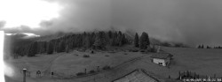 Archived image Webcam Mountain Hut Geisleralm - View to Geislerspitzen 05:00