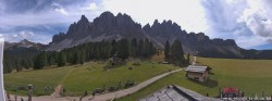 Archived image Webcam Mountain Hut Geisleralm - View to Geislerspitzen 06:00
