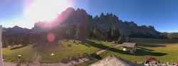 Archived image Webcam Mountain Hut Geisleralm - View to Geislerspitzen 08:00