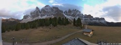 Archived image Webcam Mountain Hut Geisleralm - View to Geislerspitzen 15:00