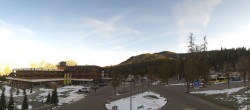 Archived image Webcam Ehrwald: Base Station Tiroler Zugspitzbahn 06:00