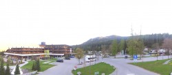 Archived image Webcam Ehrwald: Base Station Tiroler Zugspitzbahn 06:00