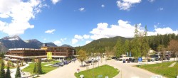Archived image Webcam Ehrwald: Base Station Tiroler Zugspitzbahn 11:00