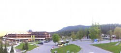 Archived image Webcam Ehrwald: Base Station Tiroler Zugspitzbahn 05:00