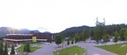 Archived image Webcam Ehrwald: Base Station Tiroler Zugspitzbahn 05:00