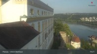Archiv Foto Webcam Passau: Blick von der Veste Oberhaus auf Donau und Altstadt 18:00