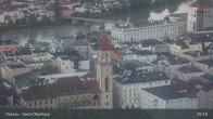 Archiv Foto Webcam Passau: Blick von der Veste Oberhaus auf Donau und Altstadt 04:00