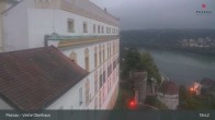Archiv Foto Webcam Passau: Blick von der Veste Oberhaus auf Donau und Altstadt 18:00