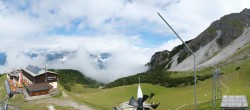 Archived image Webcam Axams: View Birgitzköpflhaus 11:00