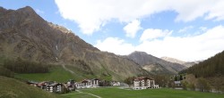 Archiv Foto Webcam Samnaun: Blick auf das Dorf 13:00